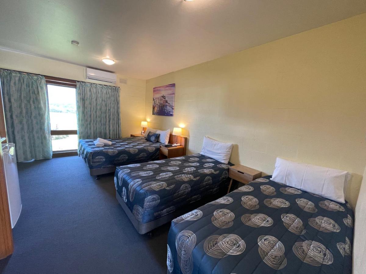 Mountain Creek Motel Bar&Restaurant Mount Beauty Bagian luar foto
