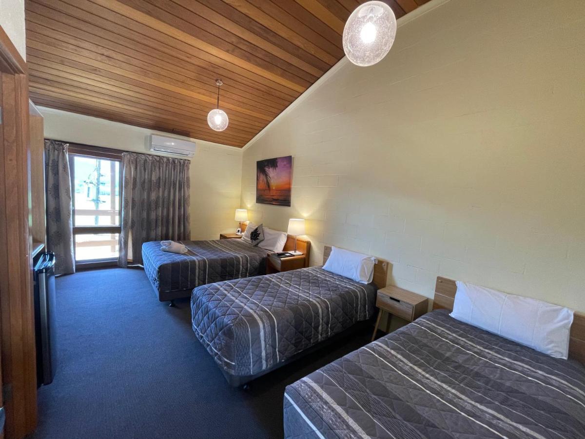 Mountain Creek Motel Bar&Restaurant Mount Beauty Bagian luar foto